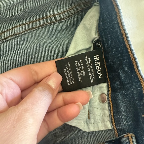 Hudson women’s, raw edge hem 27 jeans - Picture 3 of 6